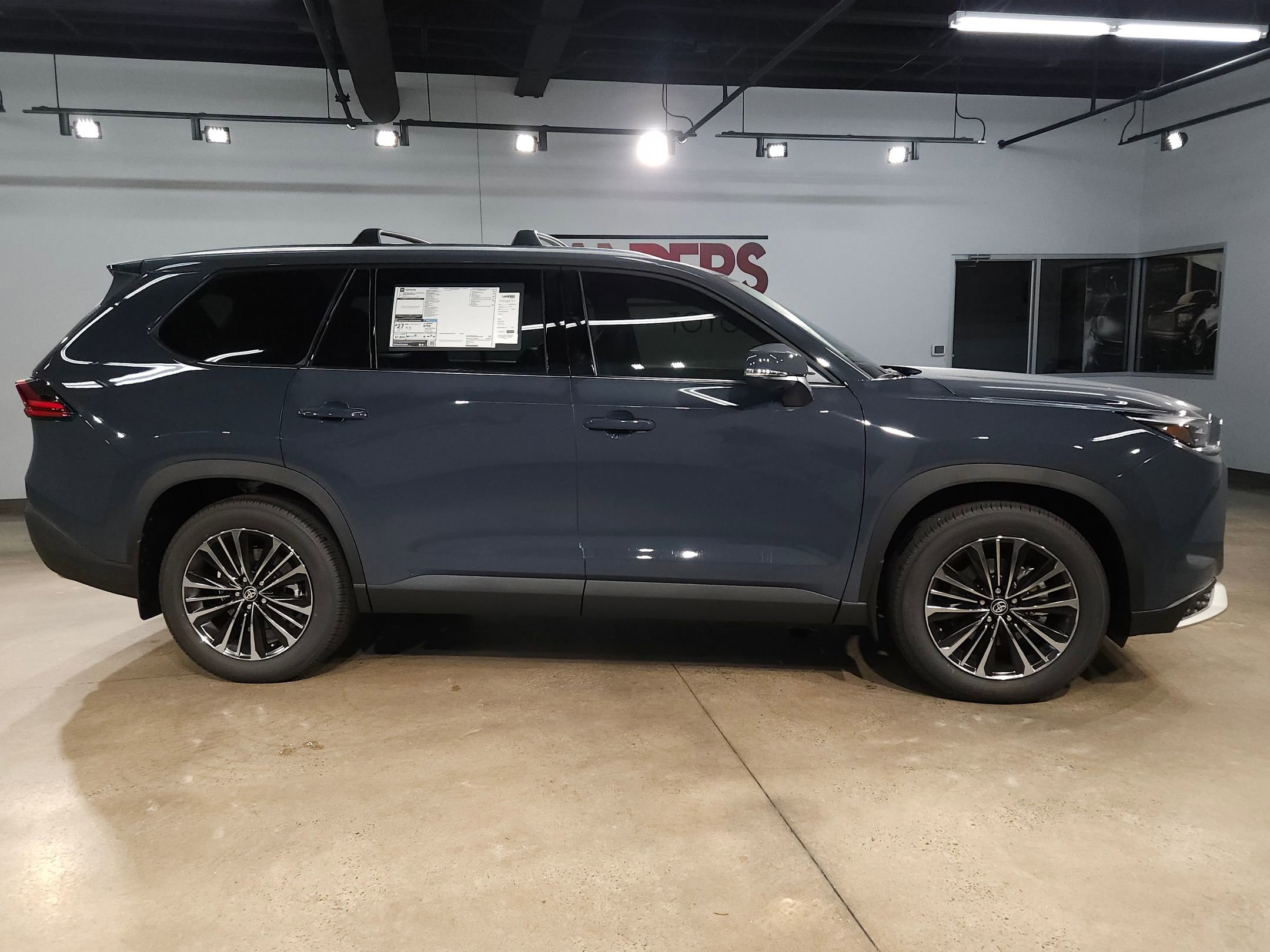 New 2026 Toyota Grand Highlander AWD Hybrid image 8