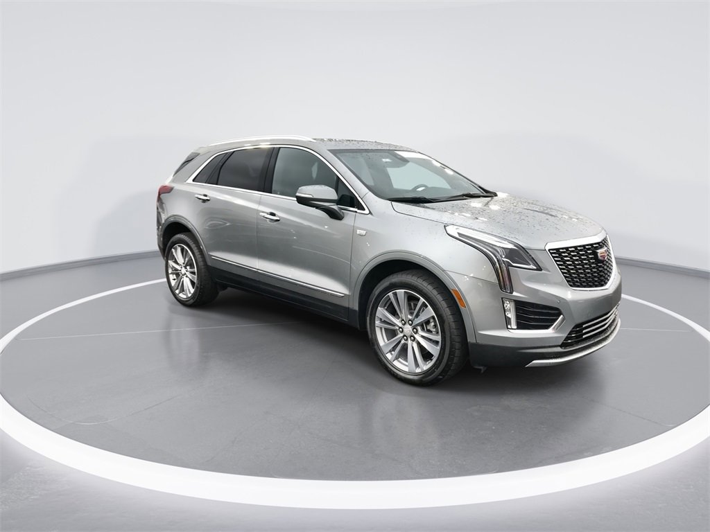 Used 2025 Cadillac XT5 Premium Luxury image 2