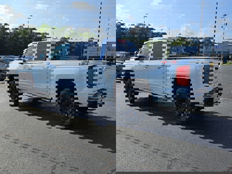 Used 2018 Chevrolet Silverado 1500 LT w/ All Star Edition AWD/4WD image 8