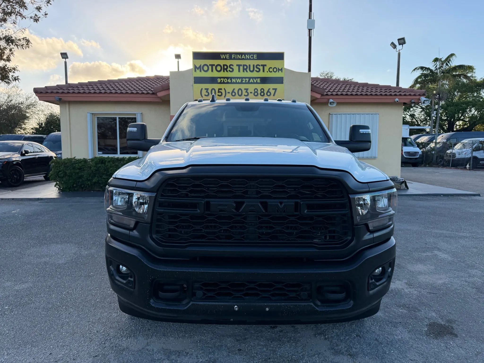 Used 2023 RAM 3500 Tradesman w/ Convenience Group AWD/4WD image 10