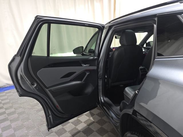 Used 2025 Volkswagen Tiguan SE R-Line AWD/4WD image 26