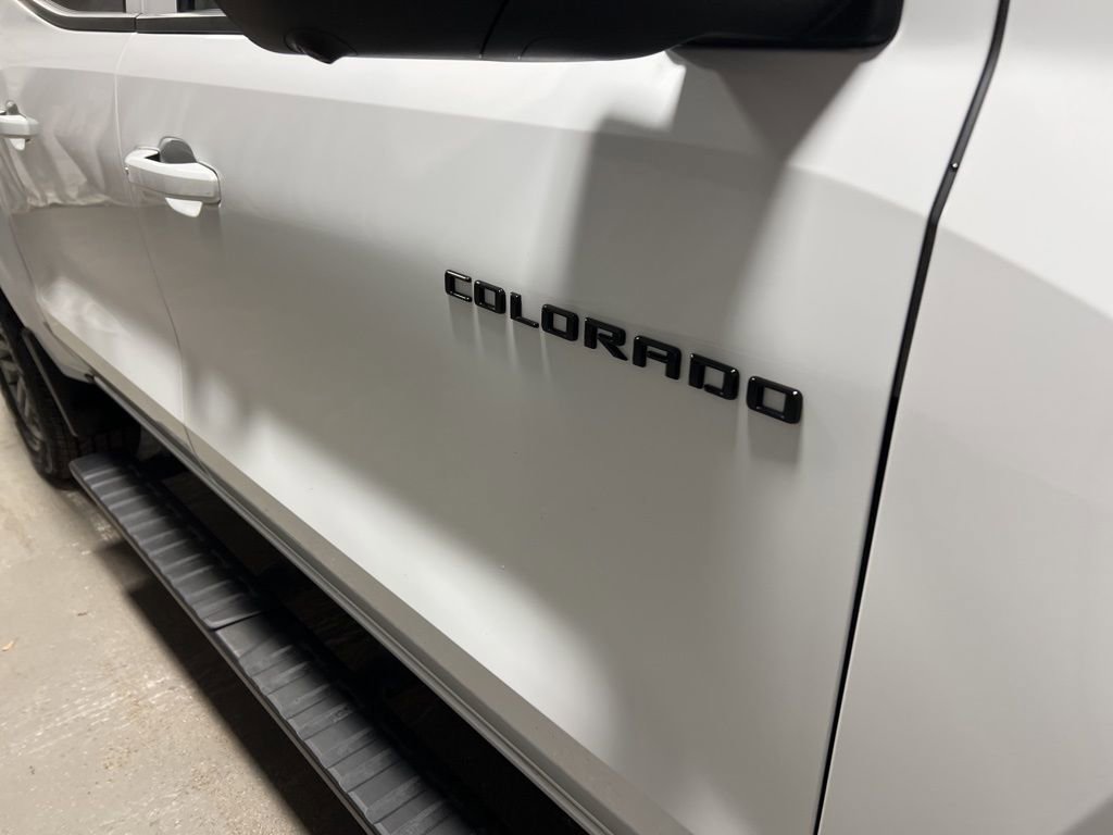 Used 2025 Chevrolet Colorado LT w/ LT Convenience Package image 9