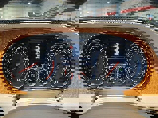 Used 2015 Bentley Flying Spur V8 image 23