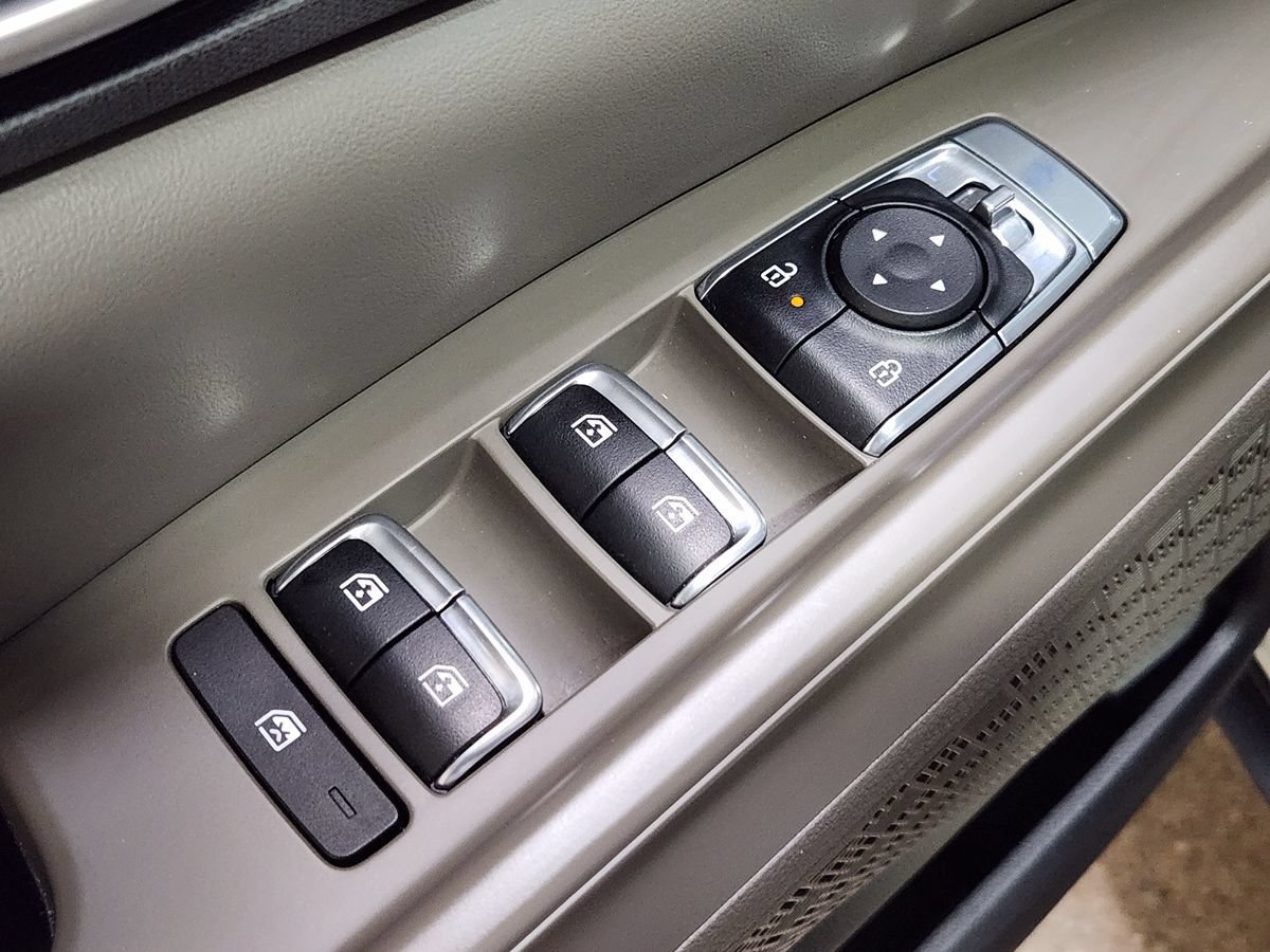 Used 2025 Kia Carnival SX FWD image 43
