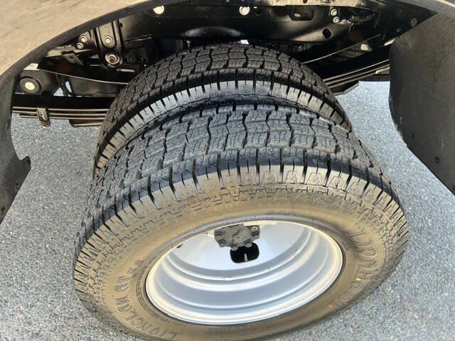 Used 2024 Ford F350 XL AWD/4WD image 22
