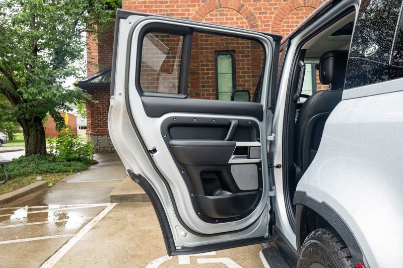 Used 2023 Land Rover Defender 130 SE AWD/4WD image 48