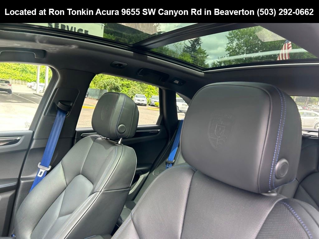 Used 2025 Porsche Macan Turbo AWD/4WD image 11
