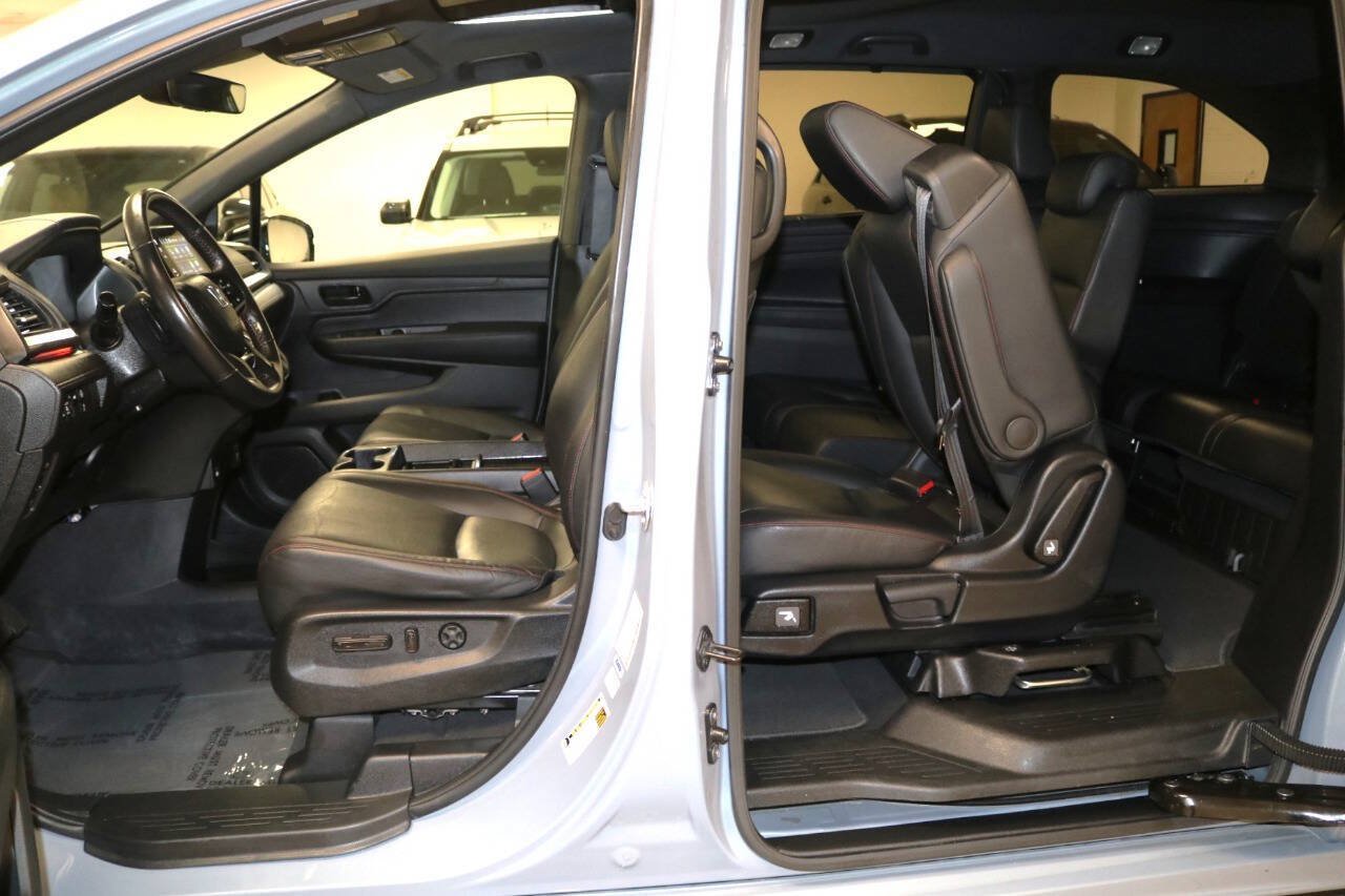 Used 2024 Honda Odyssey Sport image 17