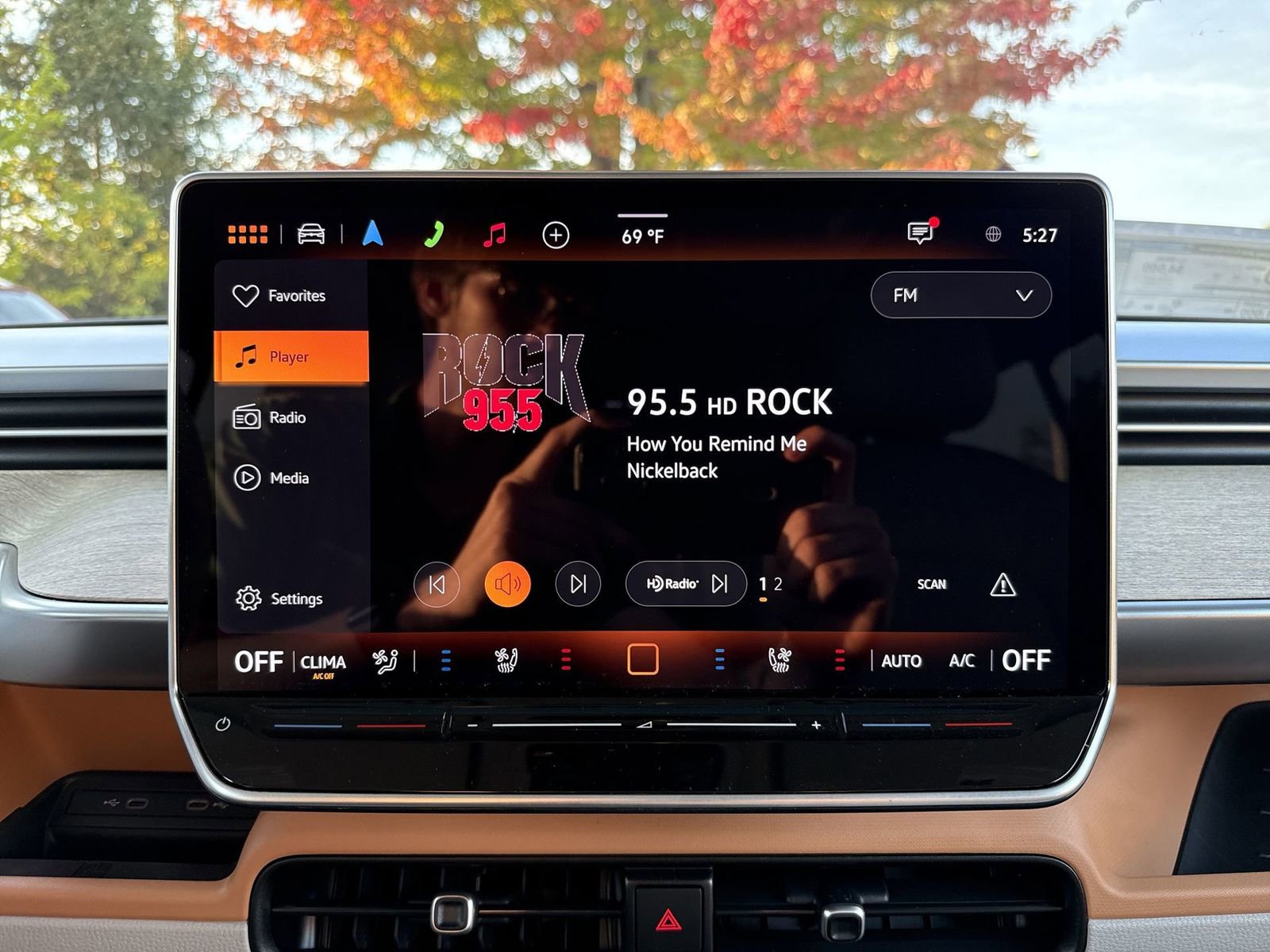 New 2025 Volkswagen ID. Buzz Pro S Plus image 15
