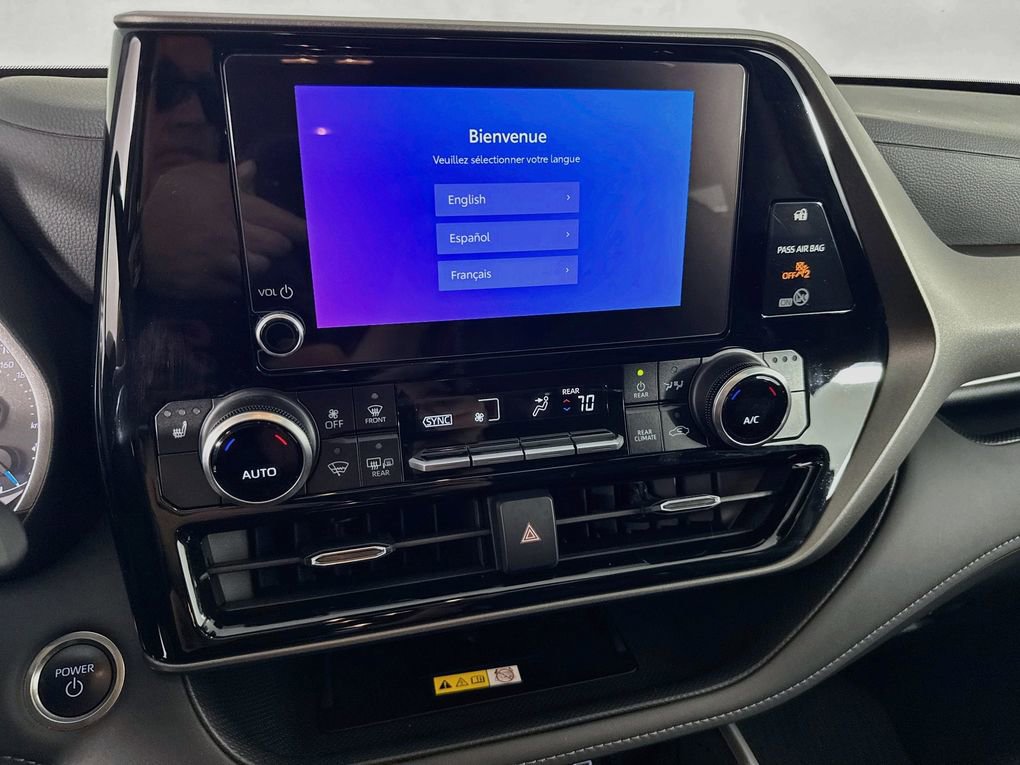 Used 2024 Toyota Highlander XLE FWD image 19