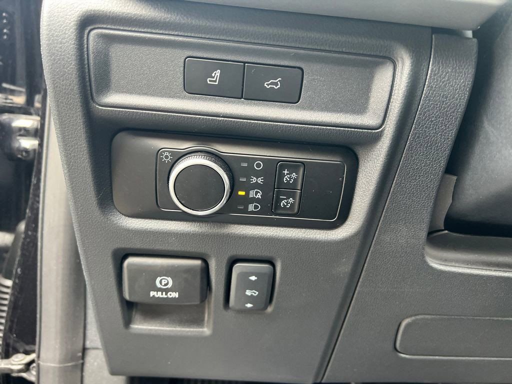 Used 2024 Ford Expedition XLT image 13