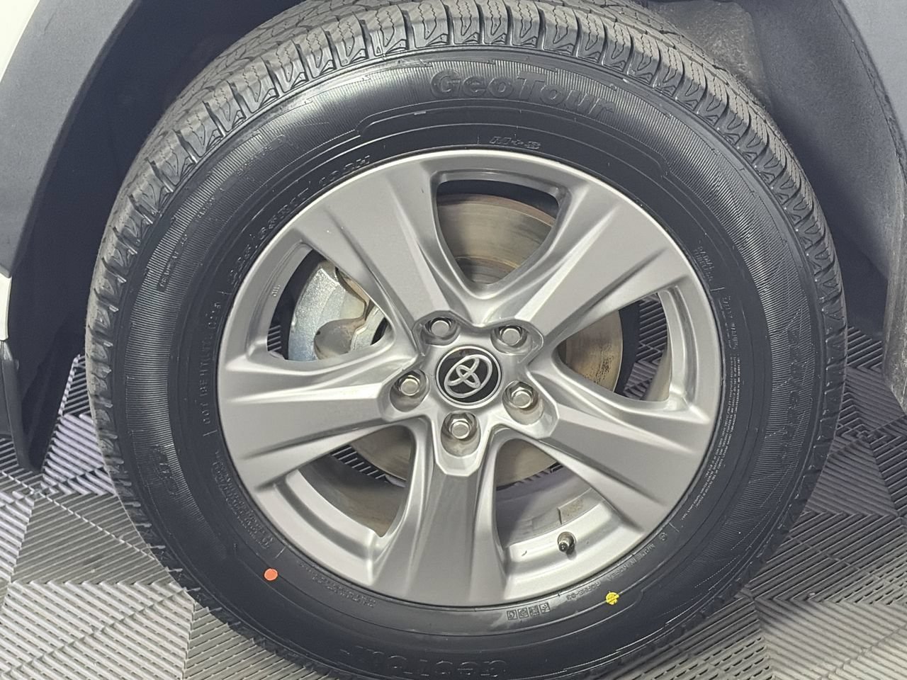 Used 2025 Toyota RAV4 XLE FWD image 10