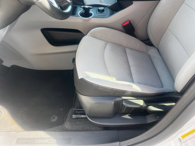 Used 2024 GMC Terrain SLE FWD image 10
