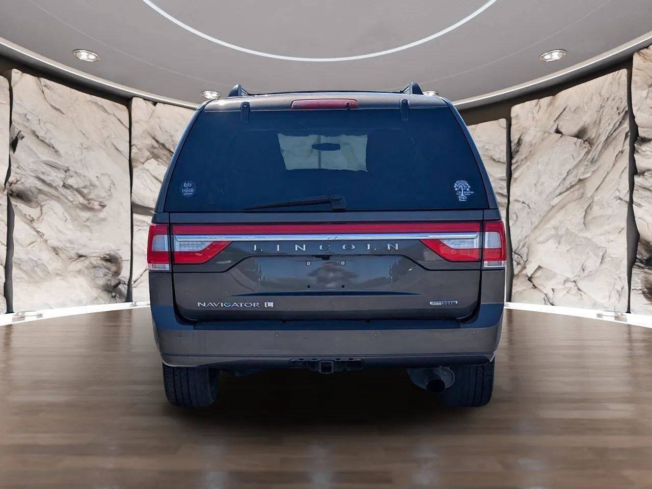Used 2015 Lincoln Navigator L 2WD w/ Equipment Group 101A Reserve image 17
