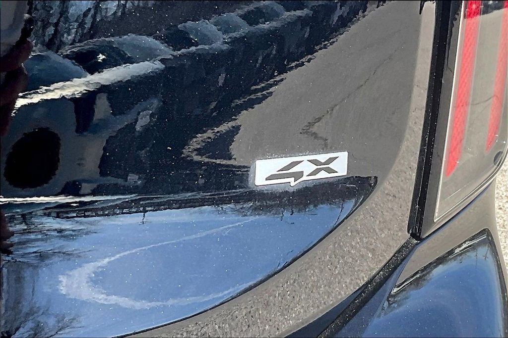 Used 2024 Kia Telluride SX Prestige w/ Towing Package AWD/4WD image 22