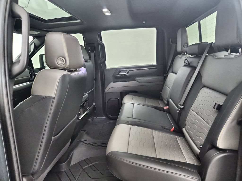 Used 2025 Chevrolet Silverado 2500 ZR2 w/ Technology Package AWD/4WD image 26