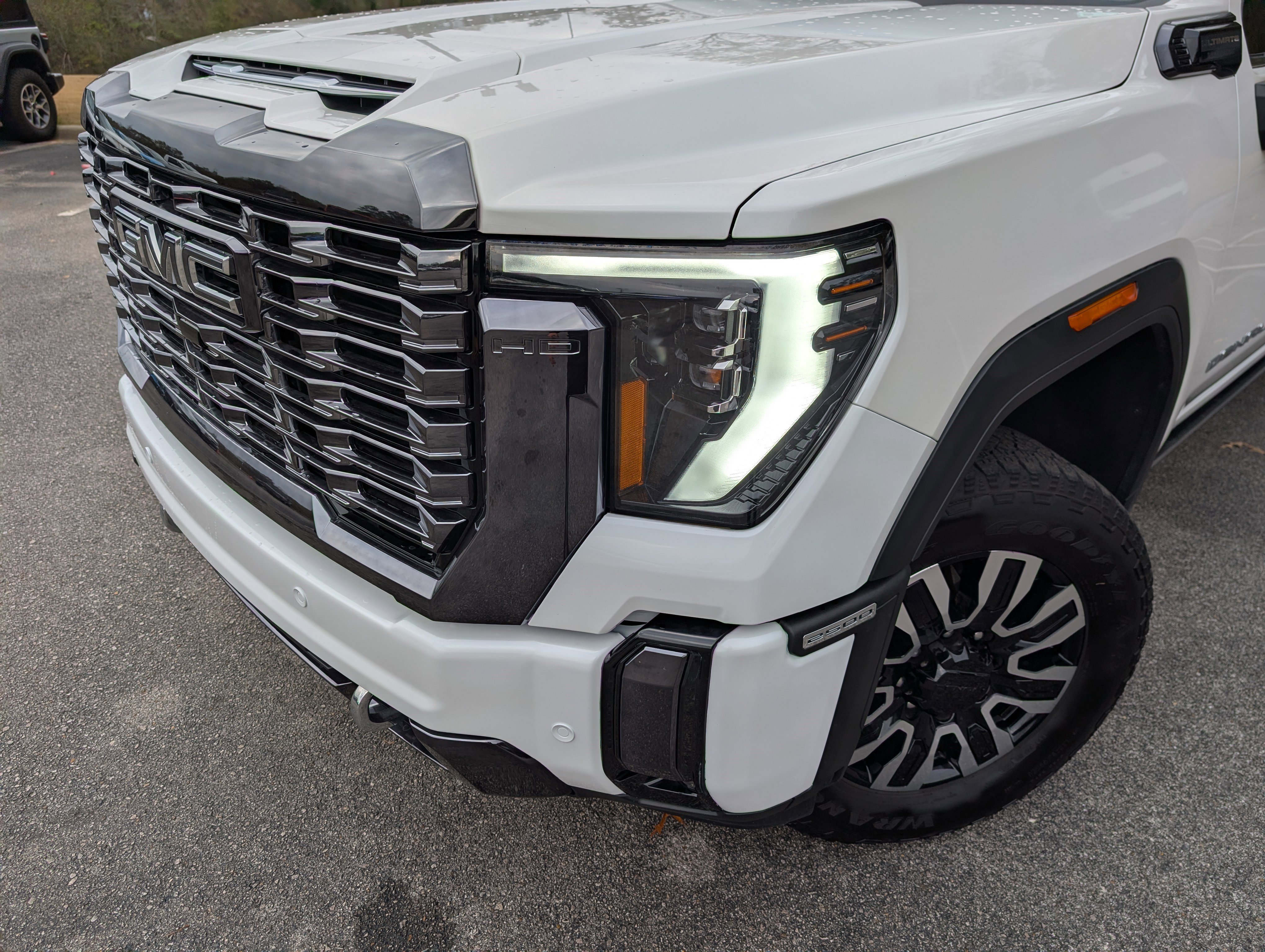 Used 2024 GMC Sierra 2500 Denali Ultimate w/ Max Trailering Package image 13