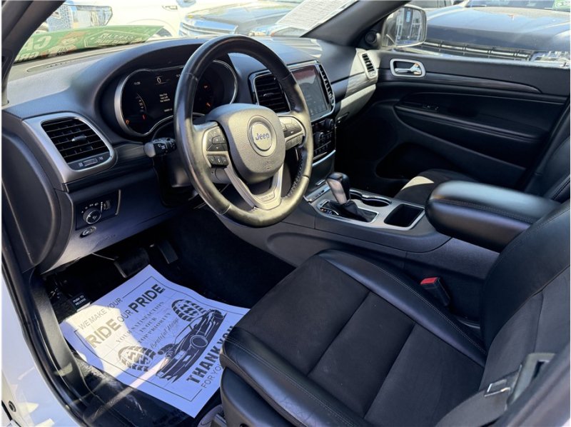 Used 2020 Jeep Grand Cherokee Altitude AWD/4WD image 18