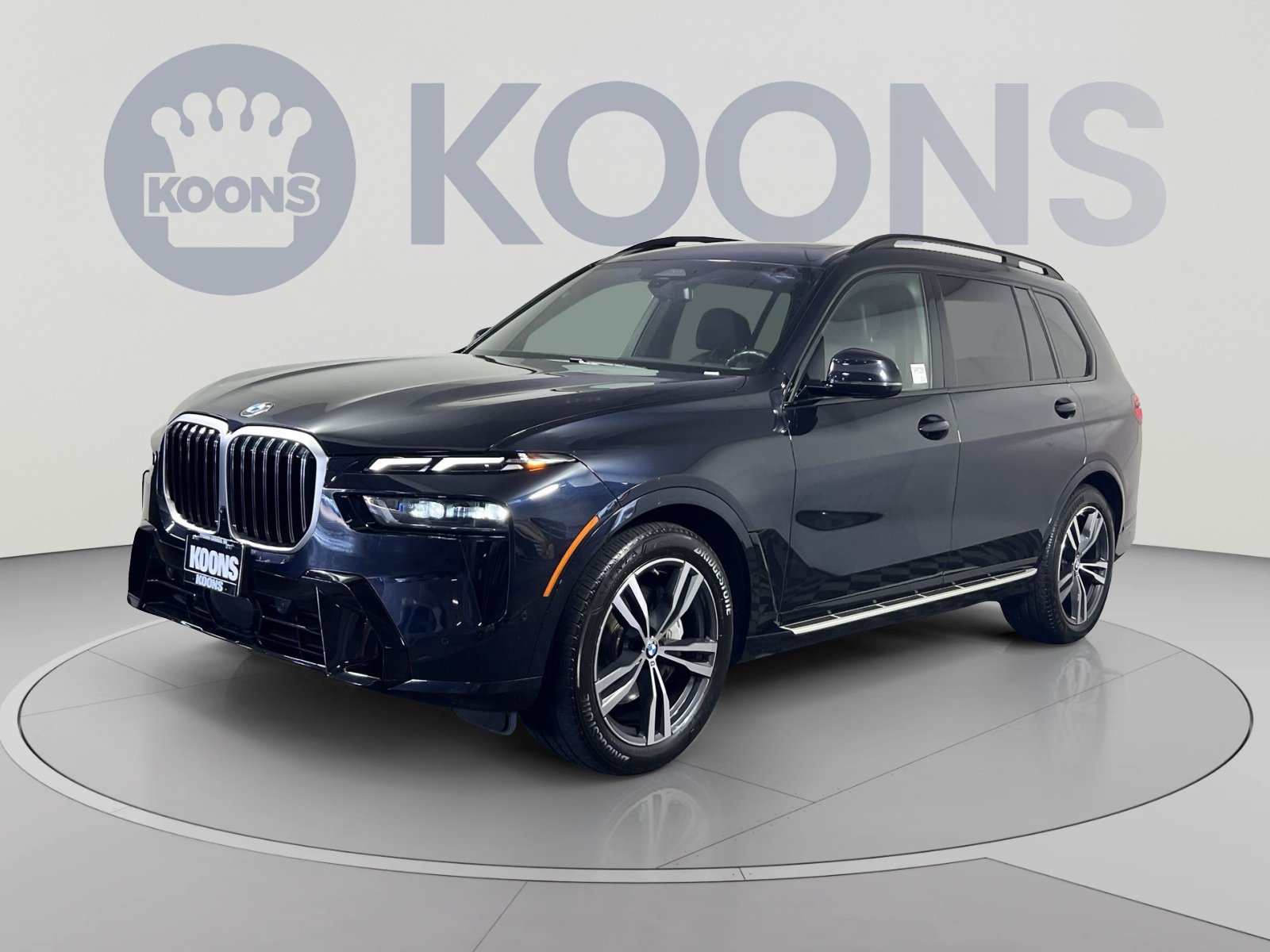 Used 2024 BMW X7 xDrive40i w/ M Sport Package AWD/4WD image 5
