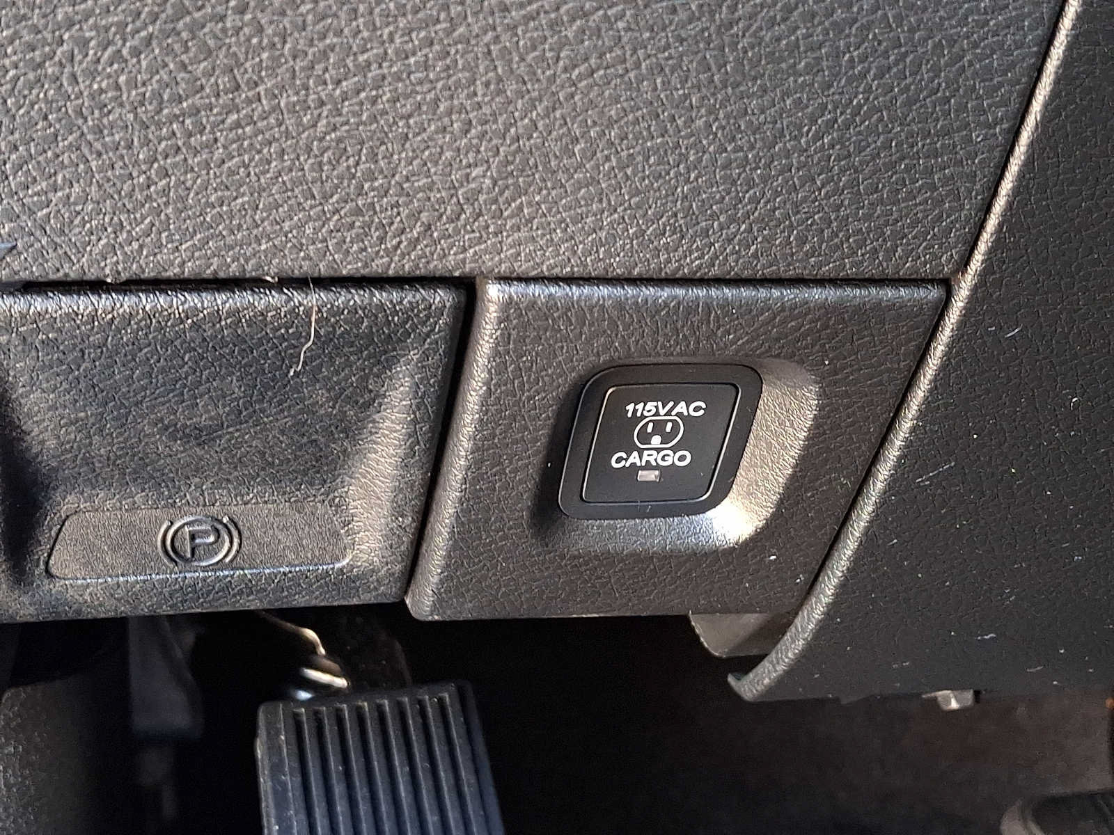 Used 2026 RAM 2500 Laramie AWD/4WD image 28
