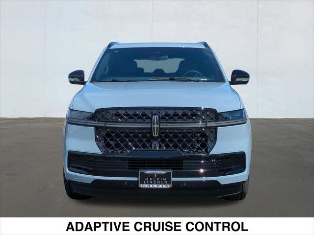 New 2026 Lincoln Navigator Reserve w/ Jet Appearance Package AWD/4WD image 4