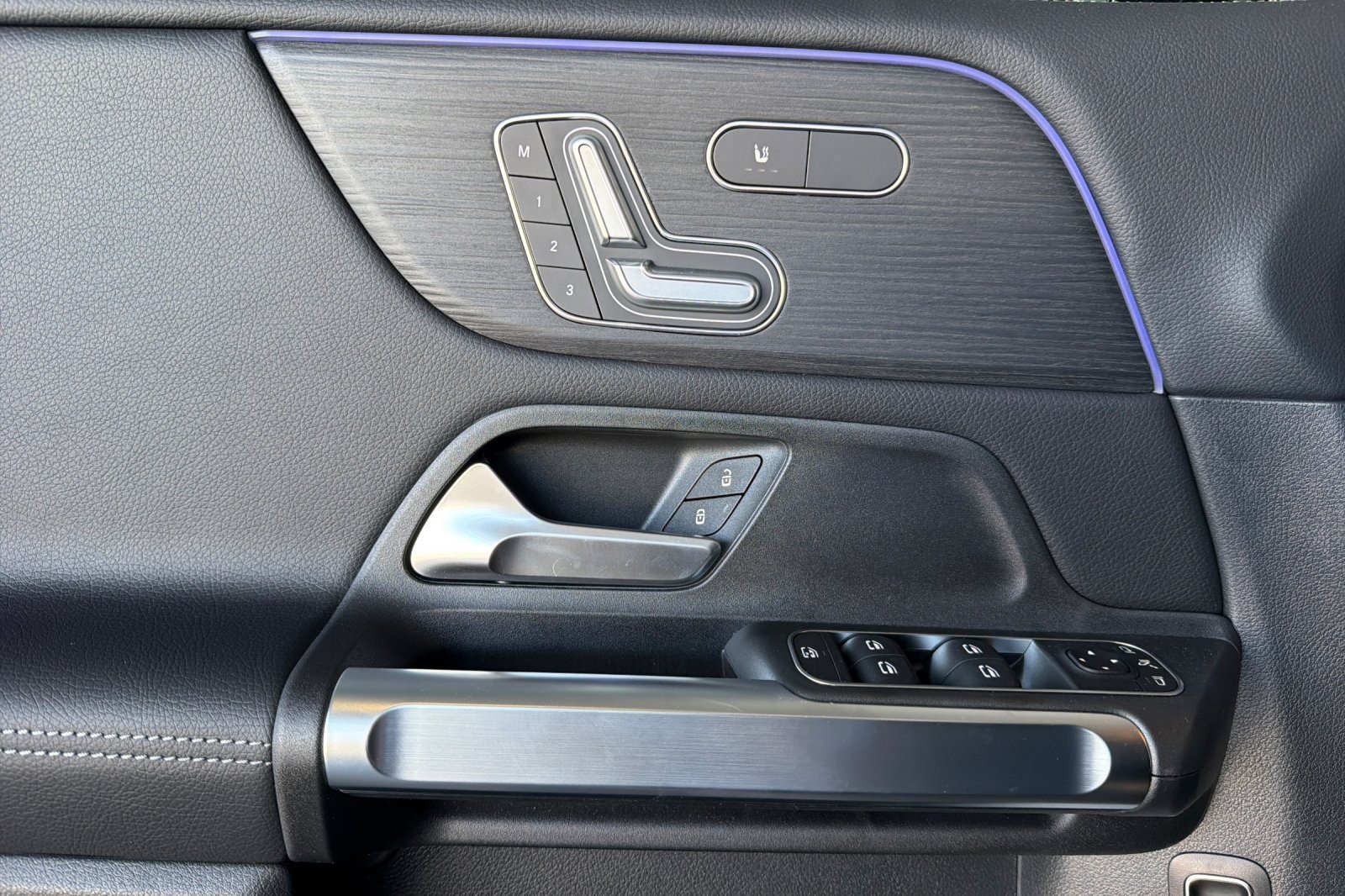 New 2026 Mercedes-Benz GLB 250 image 10