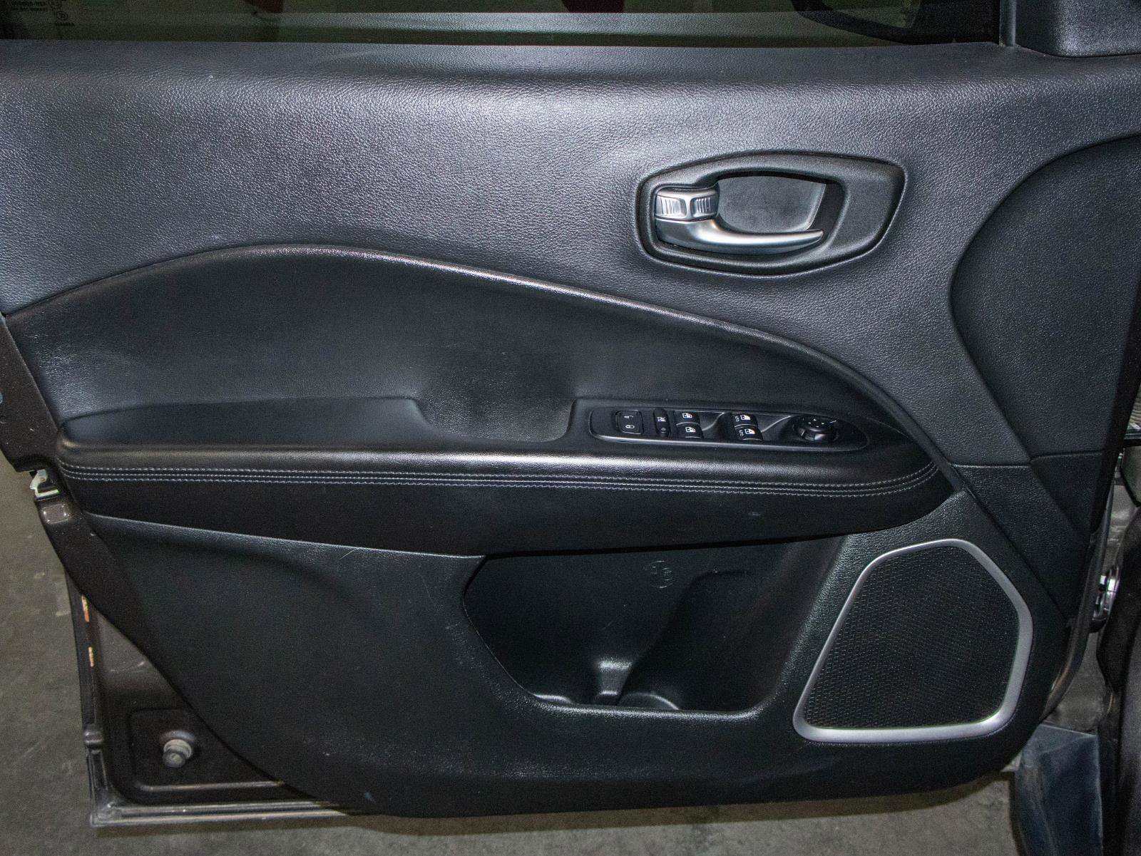 Used 2020 Jeep Compass Latitude image 10