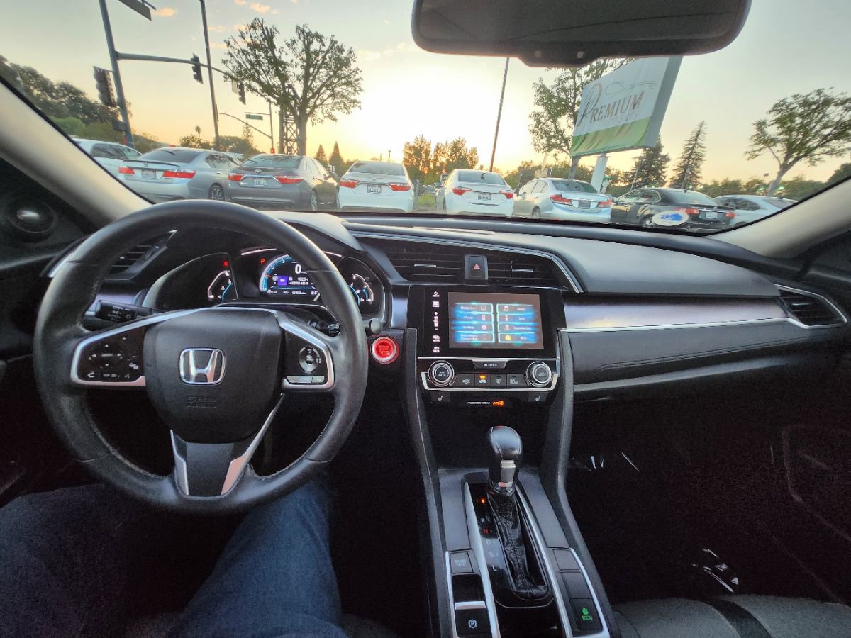 Used 2016 Honda Civic Touring image 14