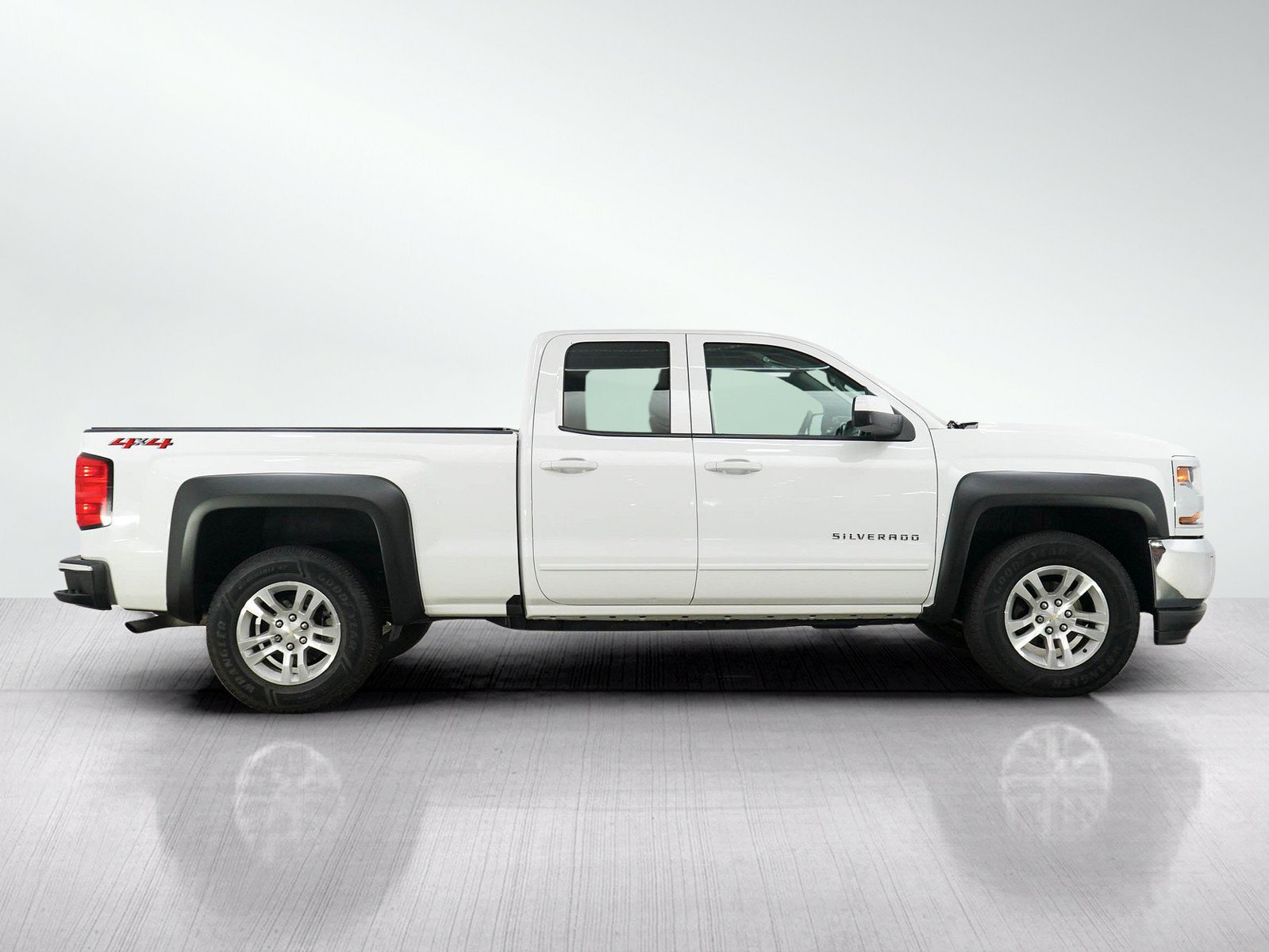 Used 2018 Chevrolet Silverado 1500 LT w/ All Star Edition AWD/4WD image 6