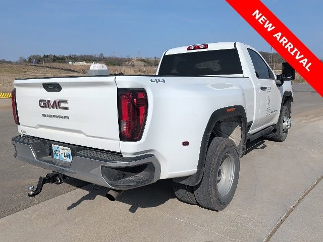 Used 2022 GMC Sierra 3500 Pro w/ Convenience Package image 3