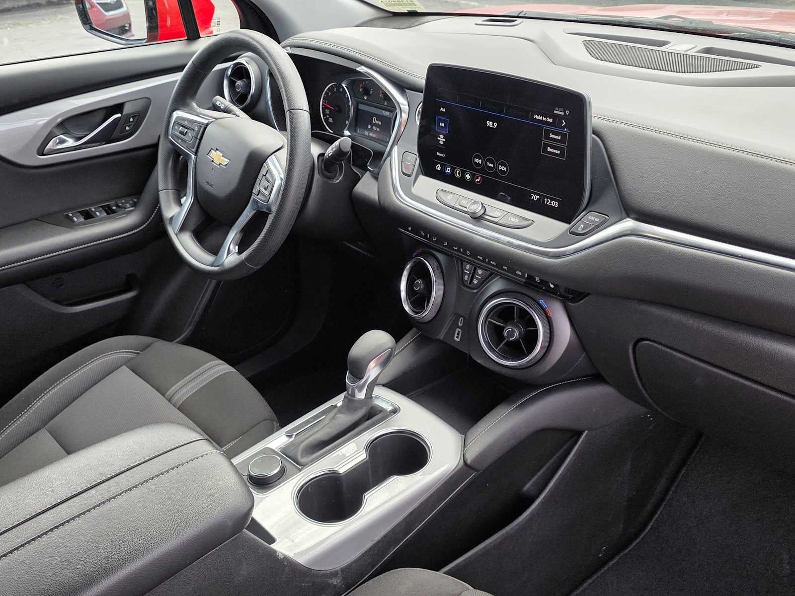 Used 2025 Chevrolet Blazer LT AWD/4WD image 10