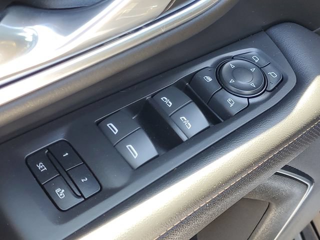 Used 2024 GMC Yukon AT4 w/ Technology Package AWD/4WD image 27
