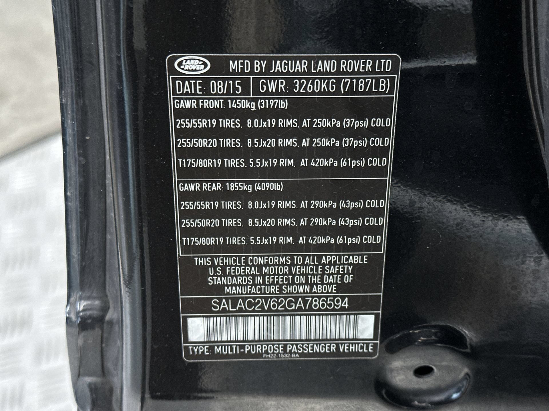 Used 2016 Land Rover LR4 AWD/4WD image 13