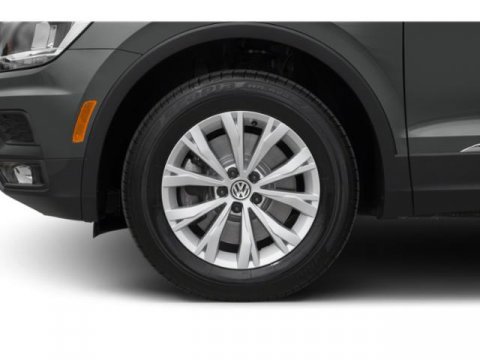 Certified 2020 Volkswagen Tiguan SE image 14