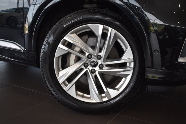 Used 2023 Audi Q7 3.0T Premium Plus AWD/4WD image 2