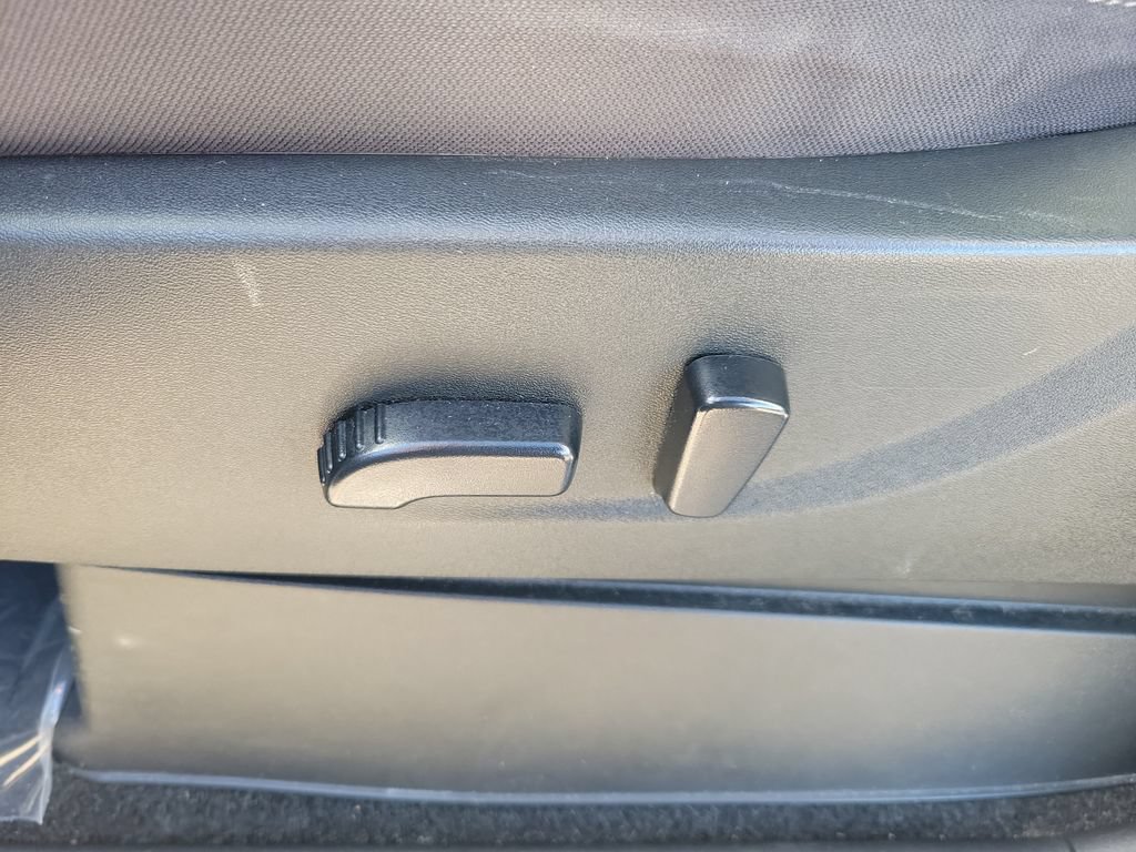 Certified 2024 Nissan Frontier SV RWD image 16