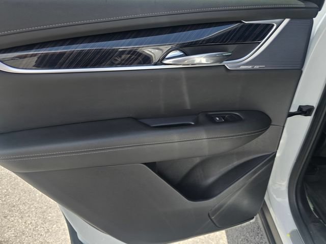 Used 2024 Cadillac XT6 Premium Luxury w/ Technology Package FWD image 16