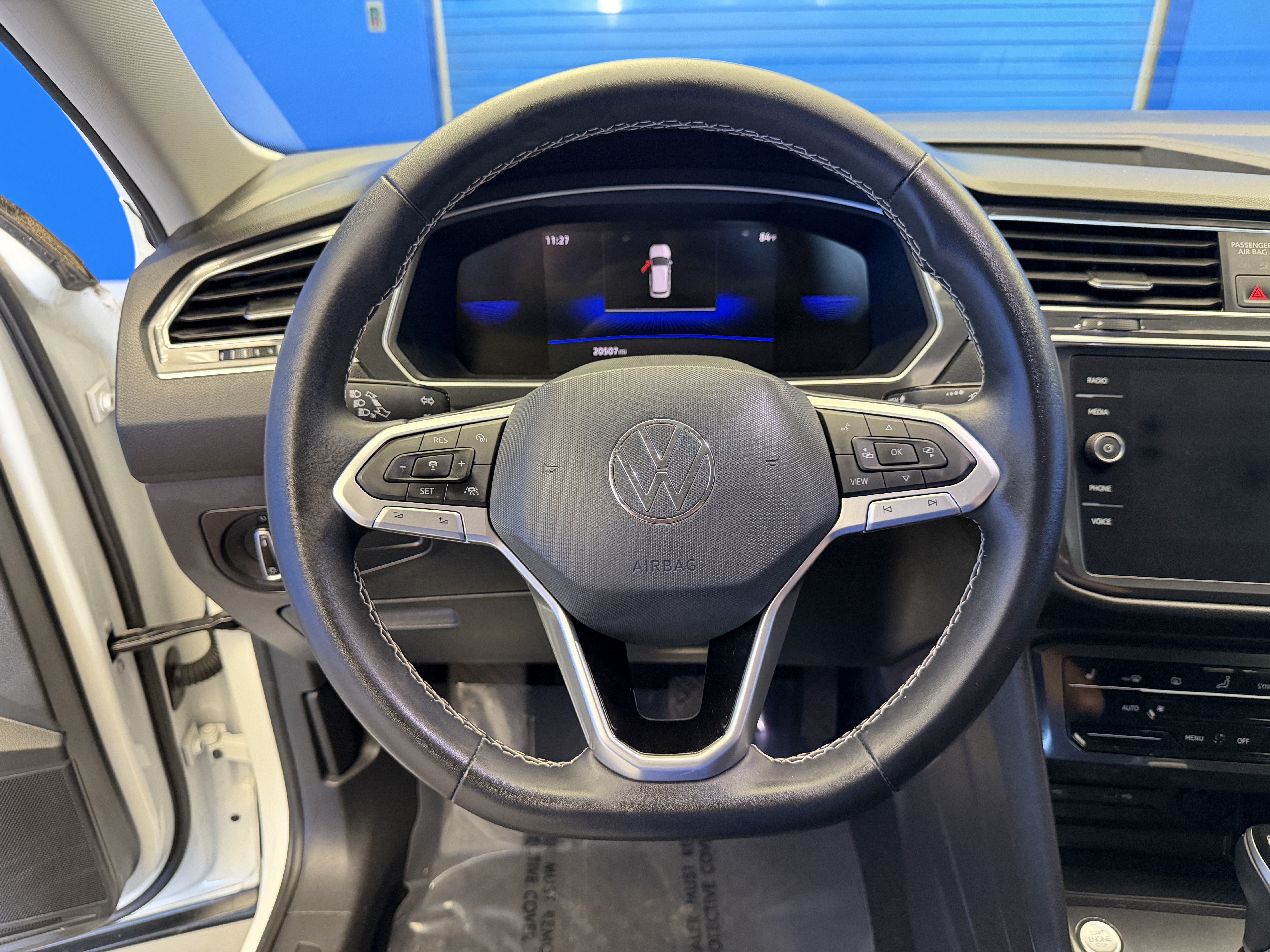 Certified 2023 Volkswagen Tiguan SE FWD image 14