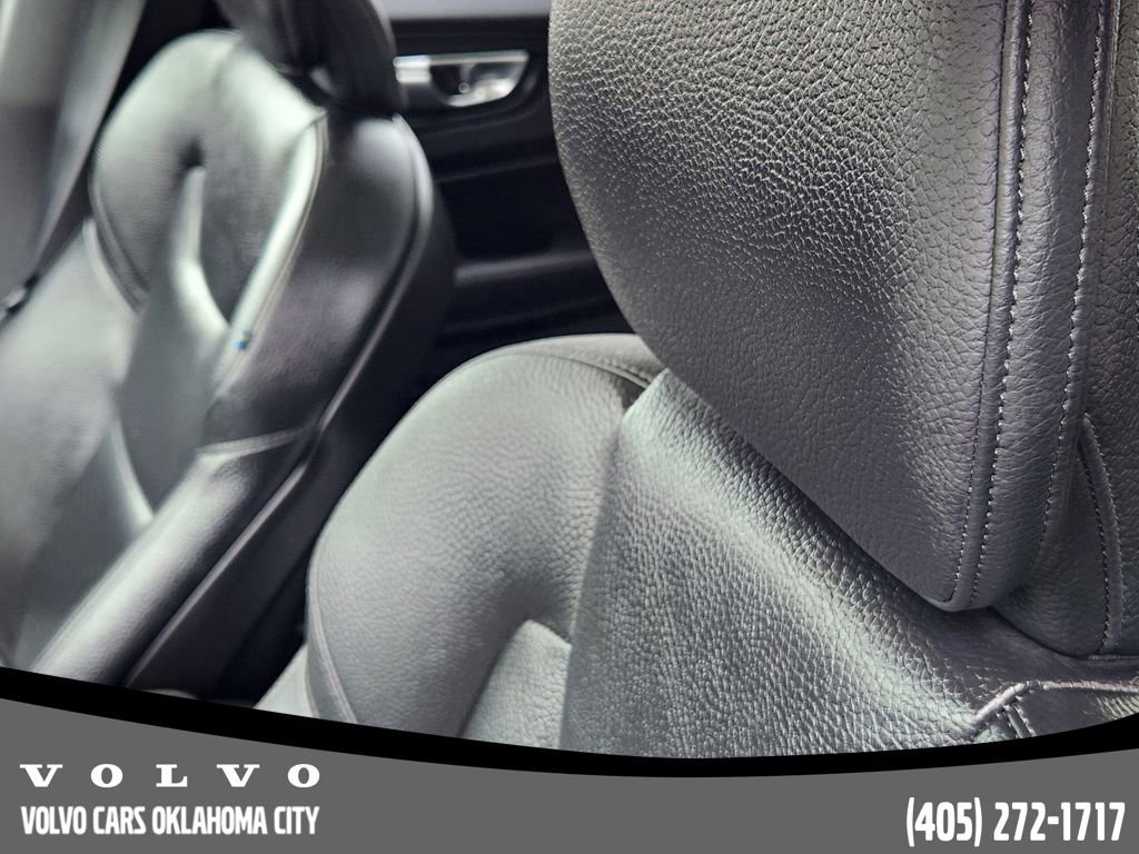 Certified 2025 Volvo XC60 T8 Plus w/ Protection Package Premier image 14