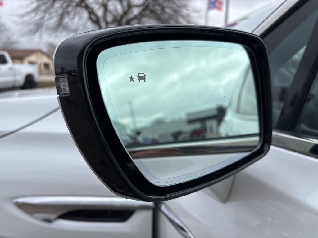 Certified 2024 Buick Enclave Avenir w/ Avenir Technology Package image 18