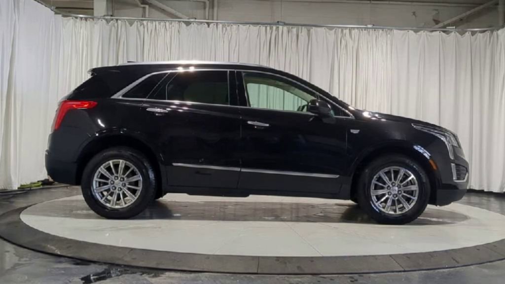 Used 2018 Cadillac XT5 Luxury w/ LPO, Wheel Lock Package FWD image 11