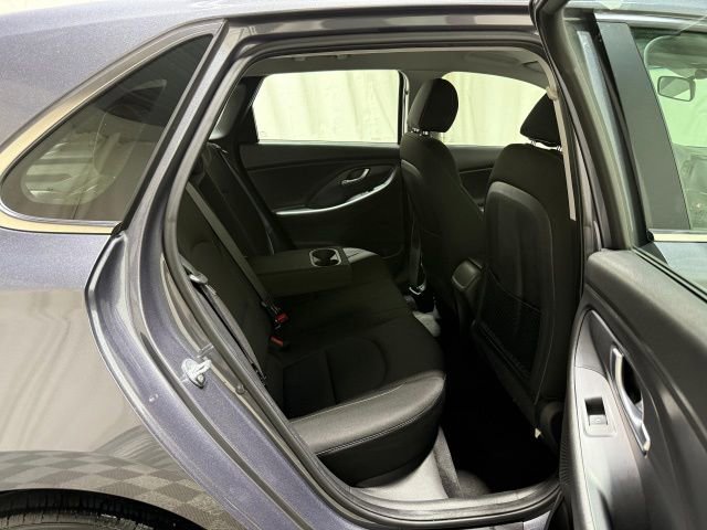 Used 2018 Hyundai Elantra GT FWD image 31