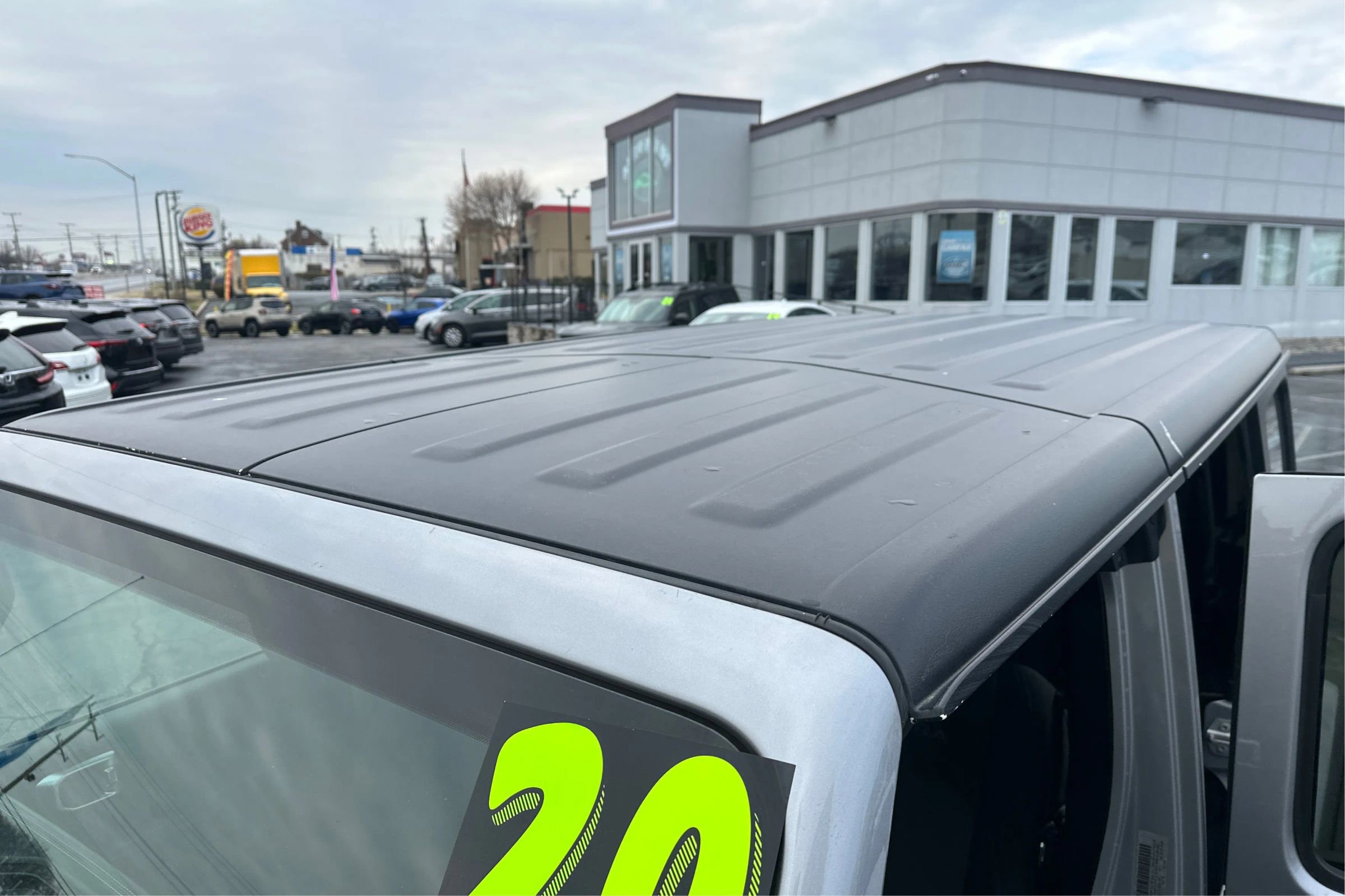 Used 2020 Jeep Wrangler Unlimited Sahara image 8