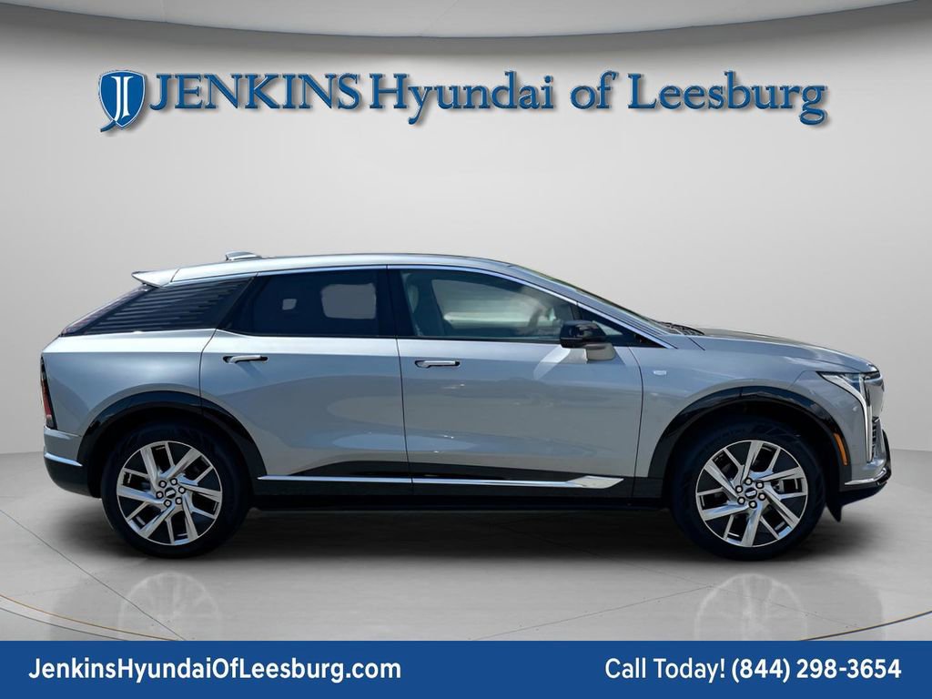 Used 2026 Cadillac Optiq Luxury 1 image 3