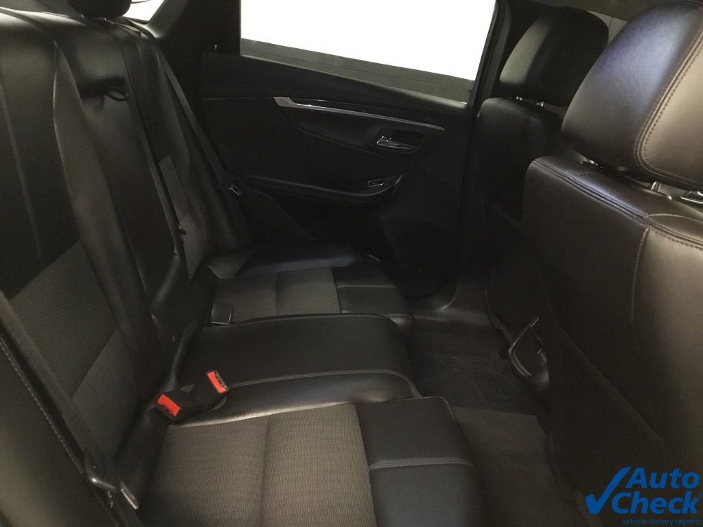 Used 2016 Chevrolet Impala LT w/ Convenience Package image 32