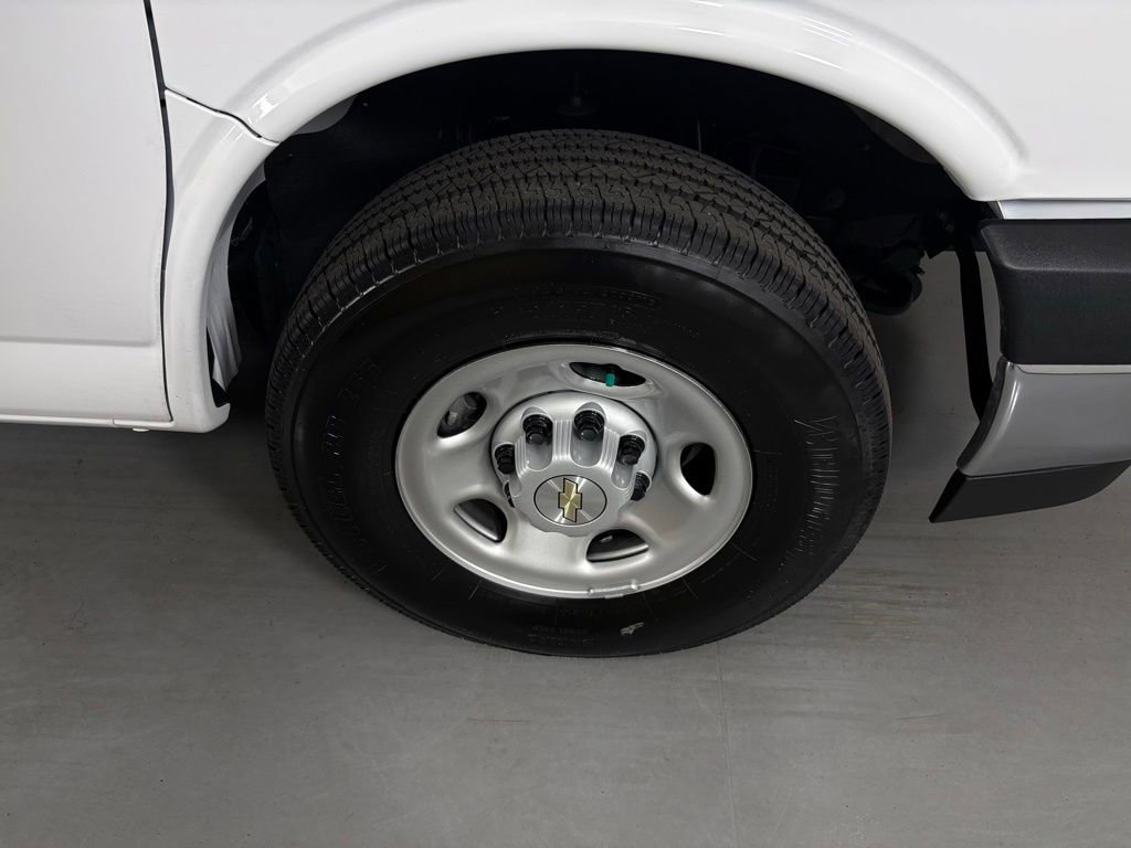 Used 2025 Chevrolet Express 2500 w/ Driver Convenience Package RWD image 12