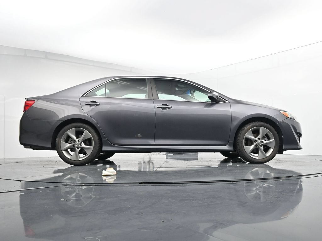 Used 2014 Toyota Camry SE w/ Leather Package FWD image 38