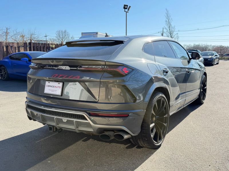 Used 2019 Lamborghini Urus image 5