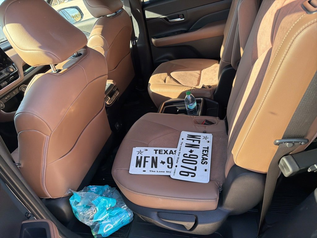 Used 2025 Toyota Grand Highlander MAX Platinum image 26