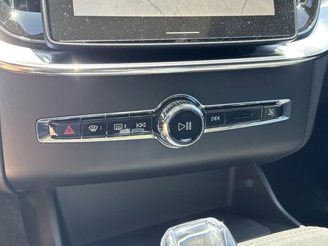 New 2025 Volvo XC90 T8 Ultra w/ Protection Package Premier image 30